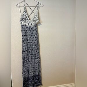 Size: Large Brand: Lulus Maxi dress